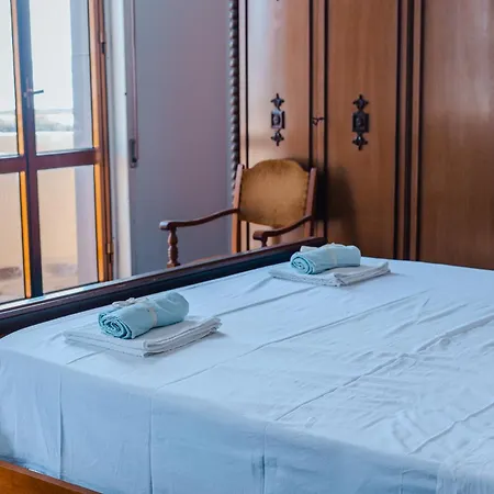 Gallipoli, Faro Blu Apartment *